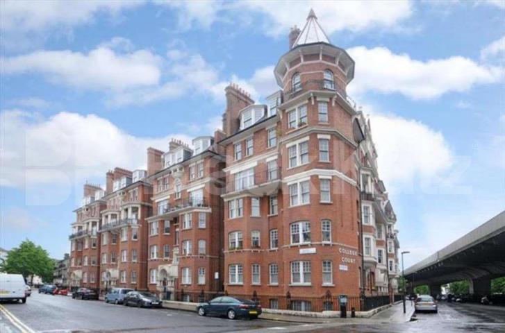 			NEW INSTRUCTION, 1 Bedroom, 1 bath, 1 reception Flat			 Queen Caroline Street, Hammersmith